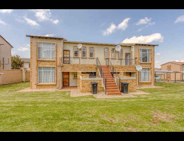2 BEDROOM APARTMENT FOR SALE IN HONEYDEW